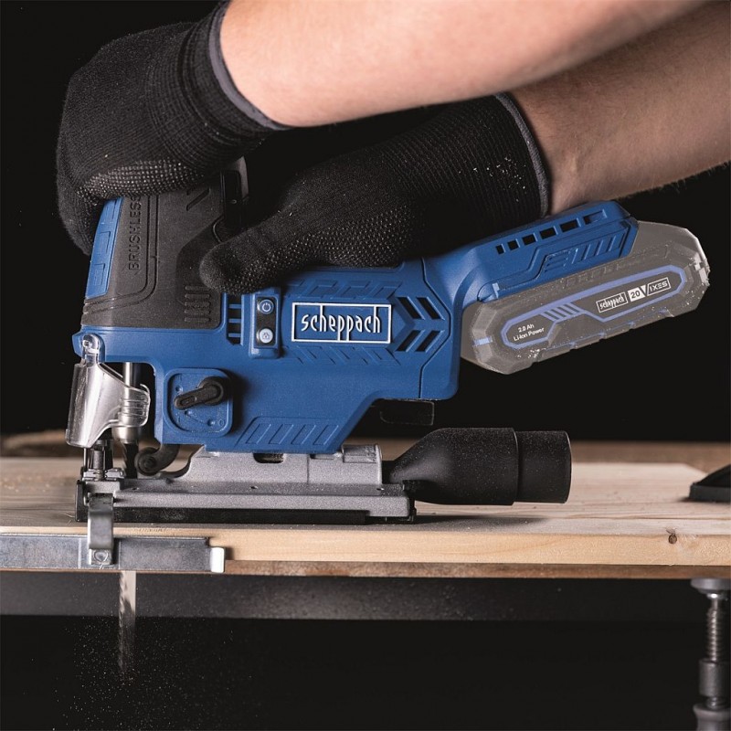 AKU Náradie_AKU Priamočiara píla_2.jpg