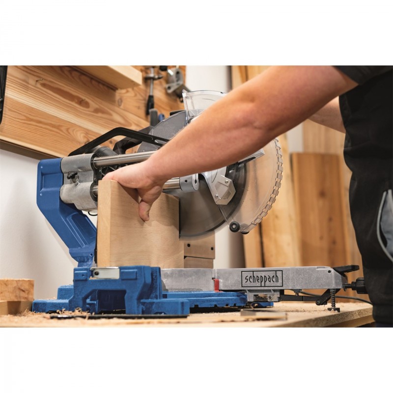 Pokosová píla s poťahom a laserom 305mm_2.jpg